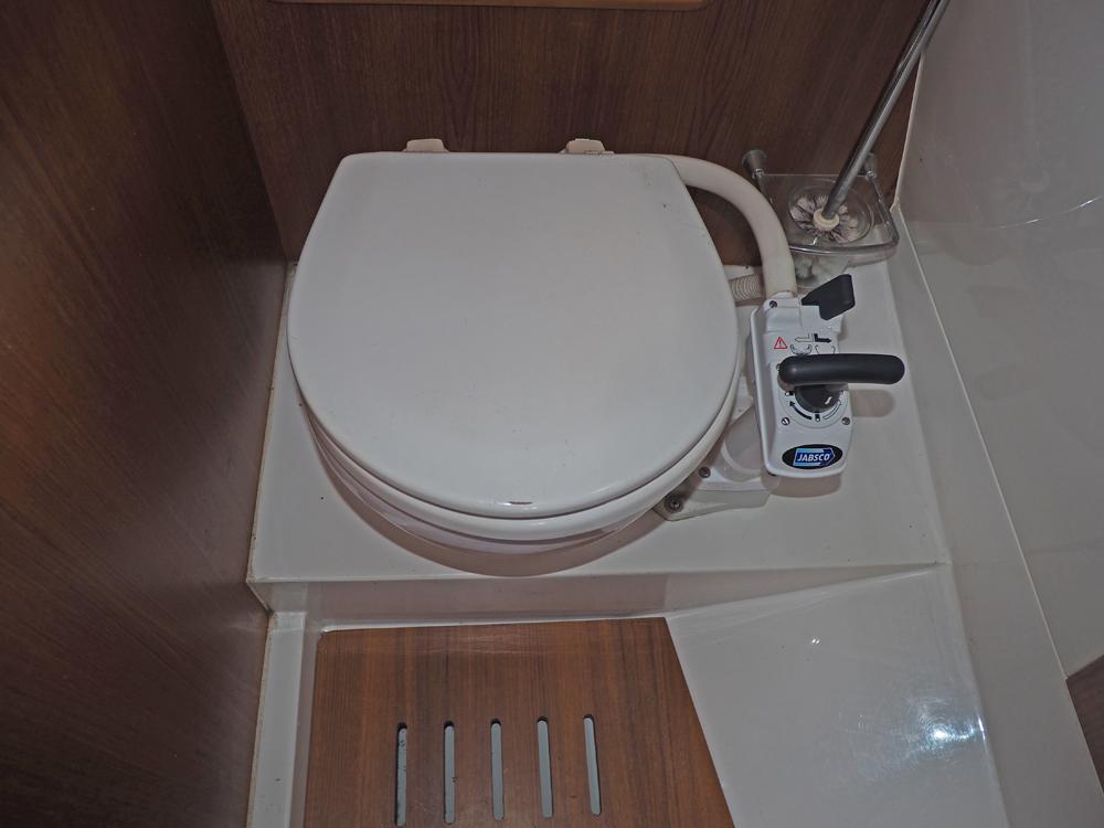 Salon, Accommodatie